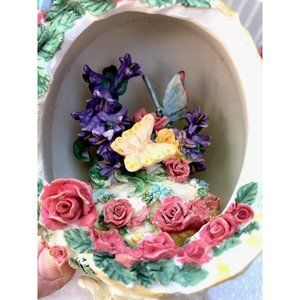 Musical Ceramic Vintage Floral Egg plays "Tea for Two"